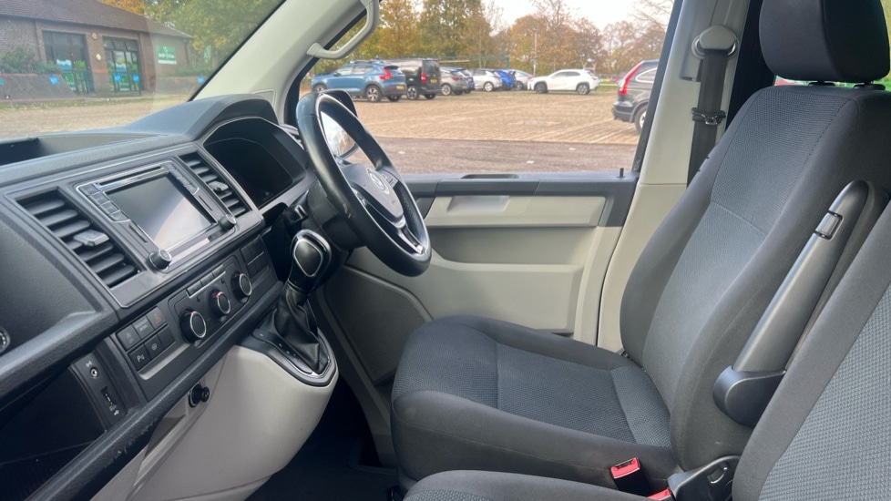 Used Volkswagen Transporter 2018 for sale - 76428055: Photo 2