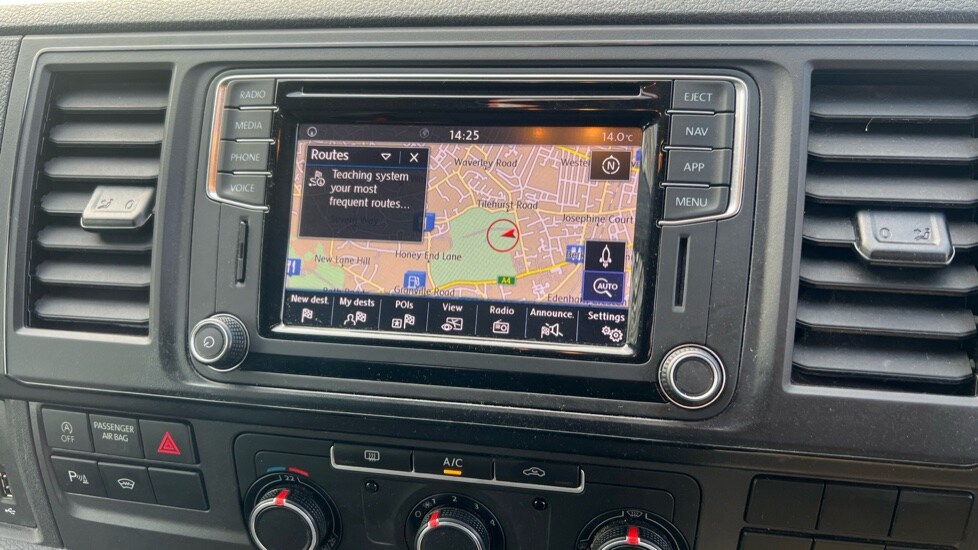 Used Volkswagen Transporter 2018 for sale - 76428055: Photo 26