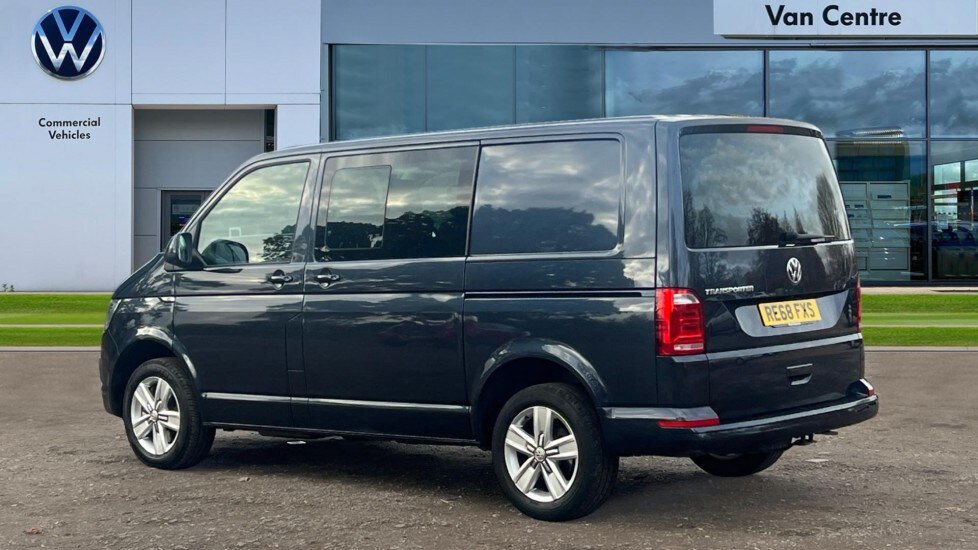 Used Volkswagen Transporter 2018 for sale - 76428055: Photo 3