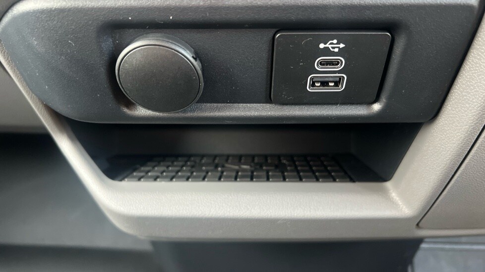 Used Volkswagen Transporter 2025 for sale - 76145973: Photo 35