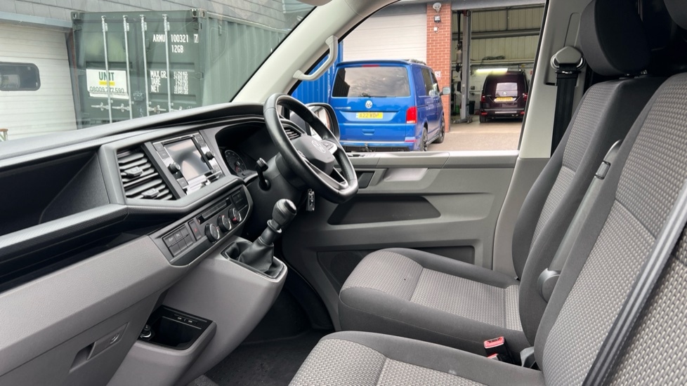 Used Volkswagen Transporter 2023 for sale - 76696496: Photo 2