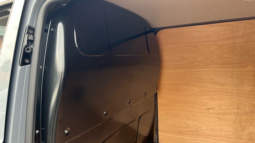 Used Volkswagen Transporter 2023 for sale - 76696496: Photo 22