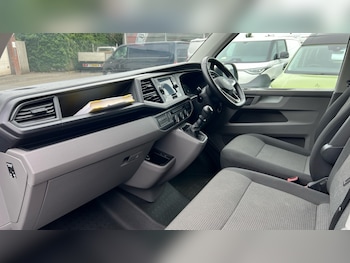Used Volkswagen Transporter 2024 for sale - 75468110: Photo