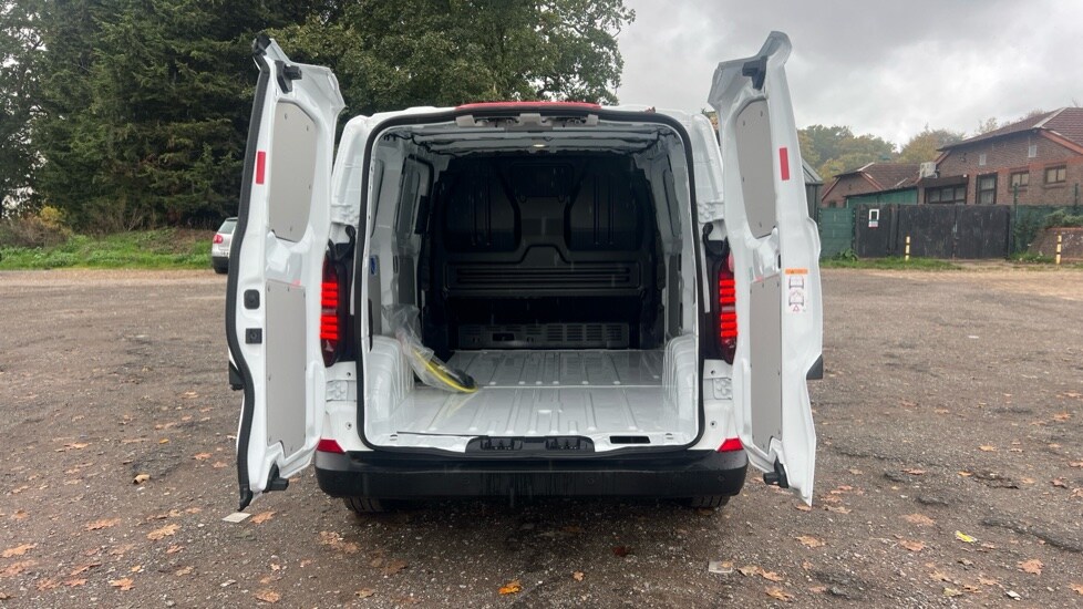 Used Volkswagen Transporter 2025 for sale - 76297521: Photo 10