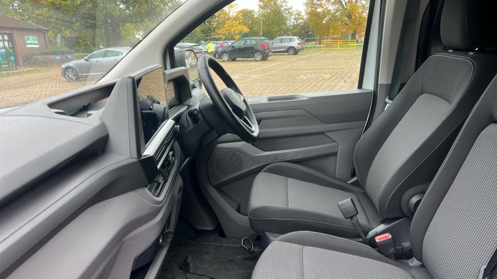 Used Volkswagen Transporter 2025 for sale - 76297521: Photo 2