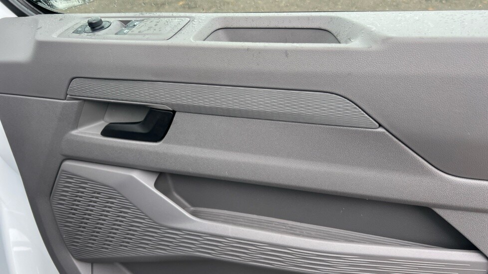 Used Volkswagen Transporter 2025 for sale - 76297521: Photo 44