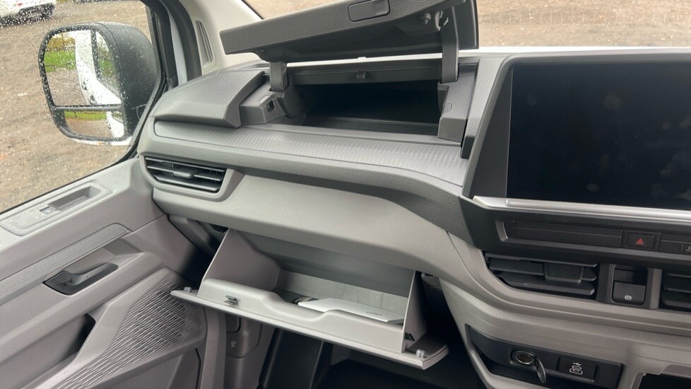 Used Volkswagen Transporter 2025 for sale - 76297521: Photo 49