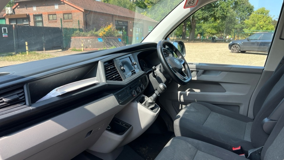 Used Volkswagen Transporter 2024 for sale - 76556961: Photo 2