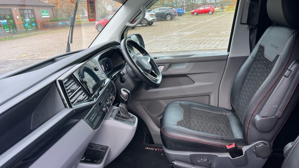 Used Volkswagen Transporter 2023 for sale - 76817779: Photo 2