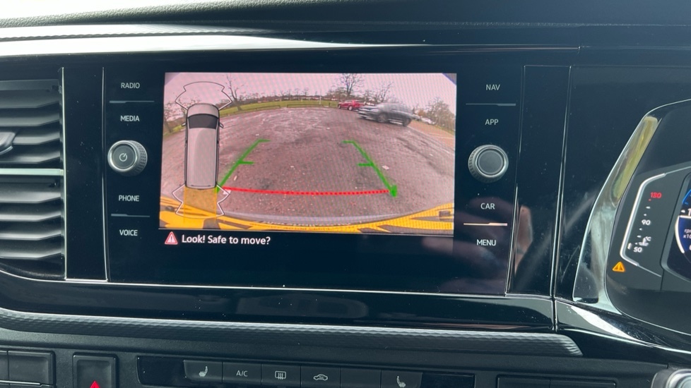 Used Volkswagen Transporter 2023 for sale - 76817779: Photo 28