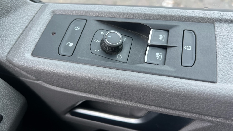 Used Volkswagen Transporter 2023 for sale - 76817779: Photo 44