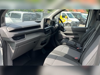 Used Volkswagen Transporter 2025 for sale - 76161234: Photo 2