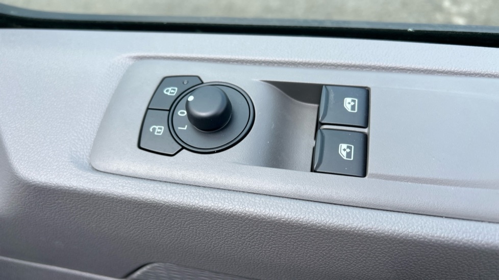 Used Volkswagen Transporter 2025 for sale - 76161234: Photo 35