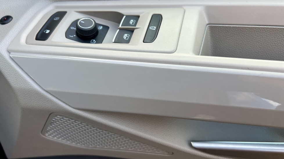 Used Volkswagen Multivan 2025 for sale - 77035816: Photo 38