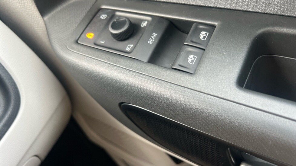 Used Volkswagen ID.Buzz 2025 for sale - 76338911: Photo 39