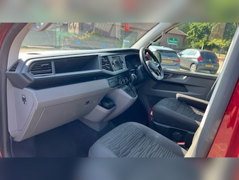 Used Volkswagen Transporter Shuttle 2024 for sale - 75534302: Photo