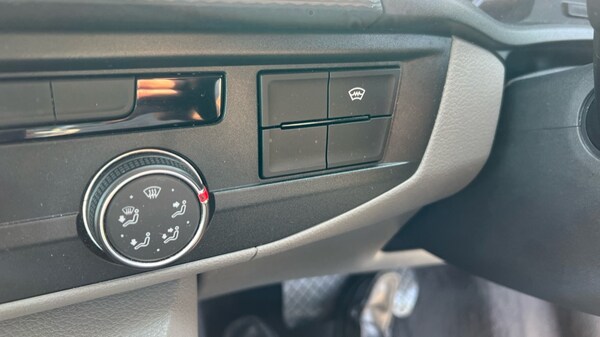 Used Volkswagen Transporter Shuttle 2024 for sale - 75534302: Photo 51
