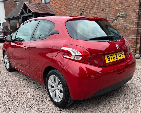 Used Peugeot 208 2013 for sale - 76257971: Photo 10