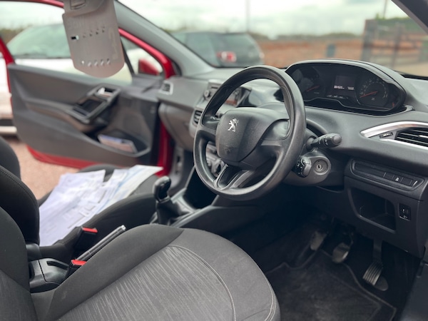 Used Peugeot 208 2013 for sale - 76257971: Photo 18