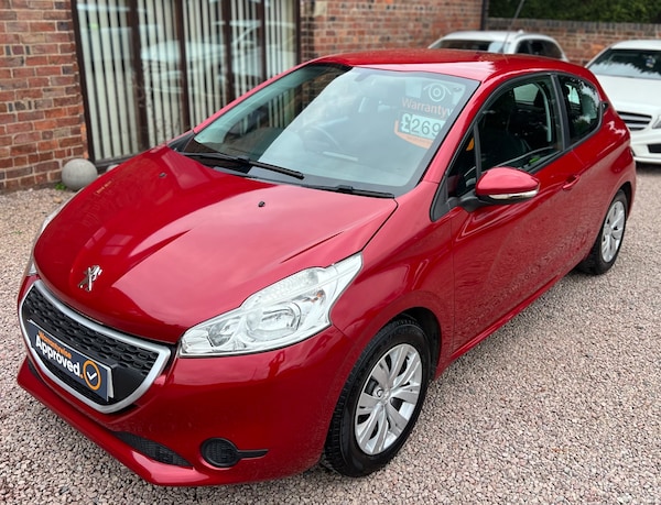 Used Peugeot 208 2013 for sale - 76257971: Photo 6