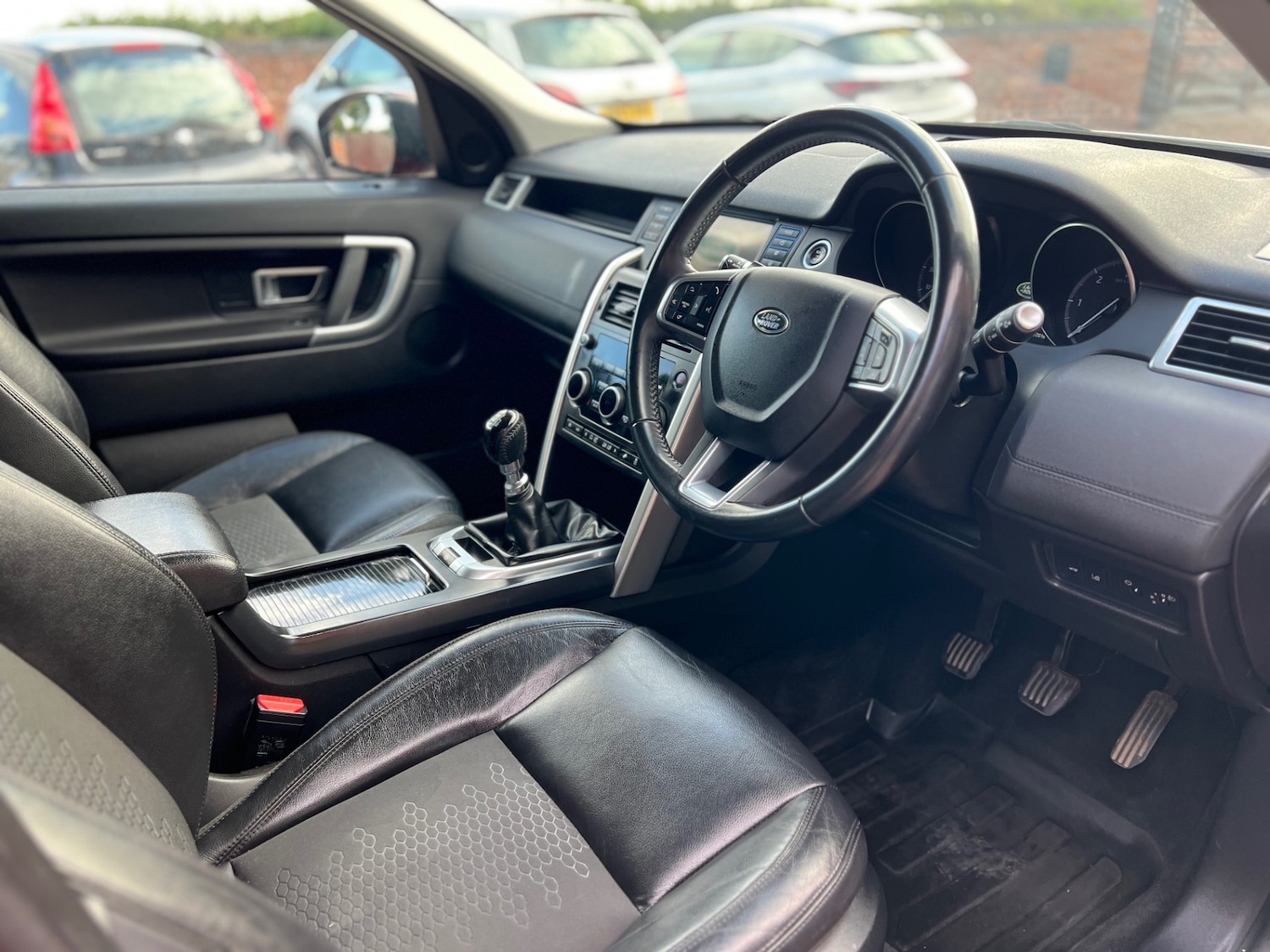 Used Land Rover Discovery Sport 2017 for sale - 74952150: Photo 4