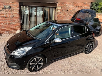 Used Peugeot 208 2019 for sale - 79439664: Photo