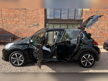 Used Peugeot 208 2019 for sale - 79439664: Photo