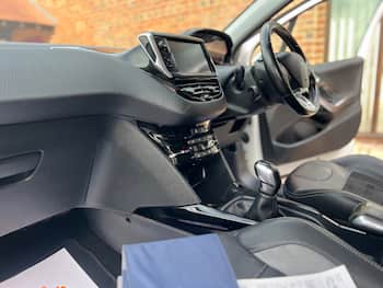Used Peugeot 2008 2016 for sale - 79575888: Photo
