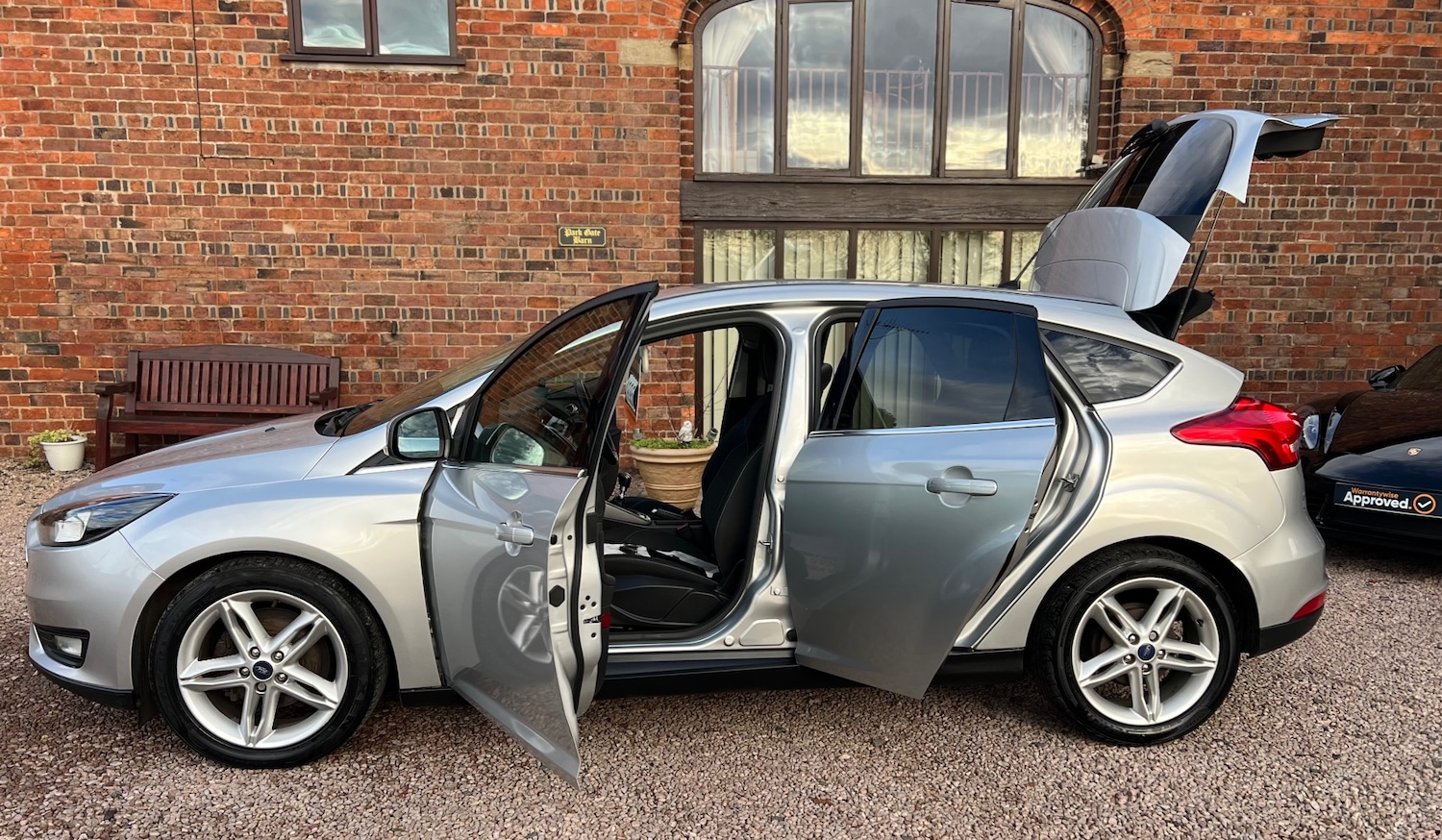 Used Ford Focus 2016 for sale - 76932209: Photo 2