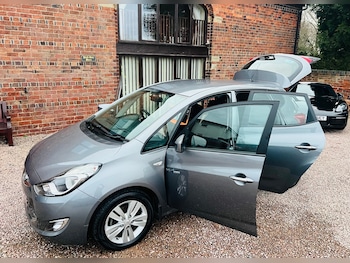 2013 (63) - 1.6 CRDi Blue Drive Active 5dr