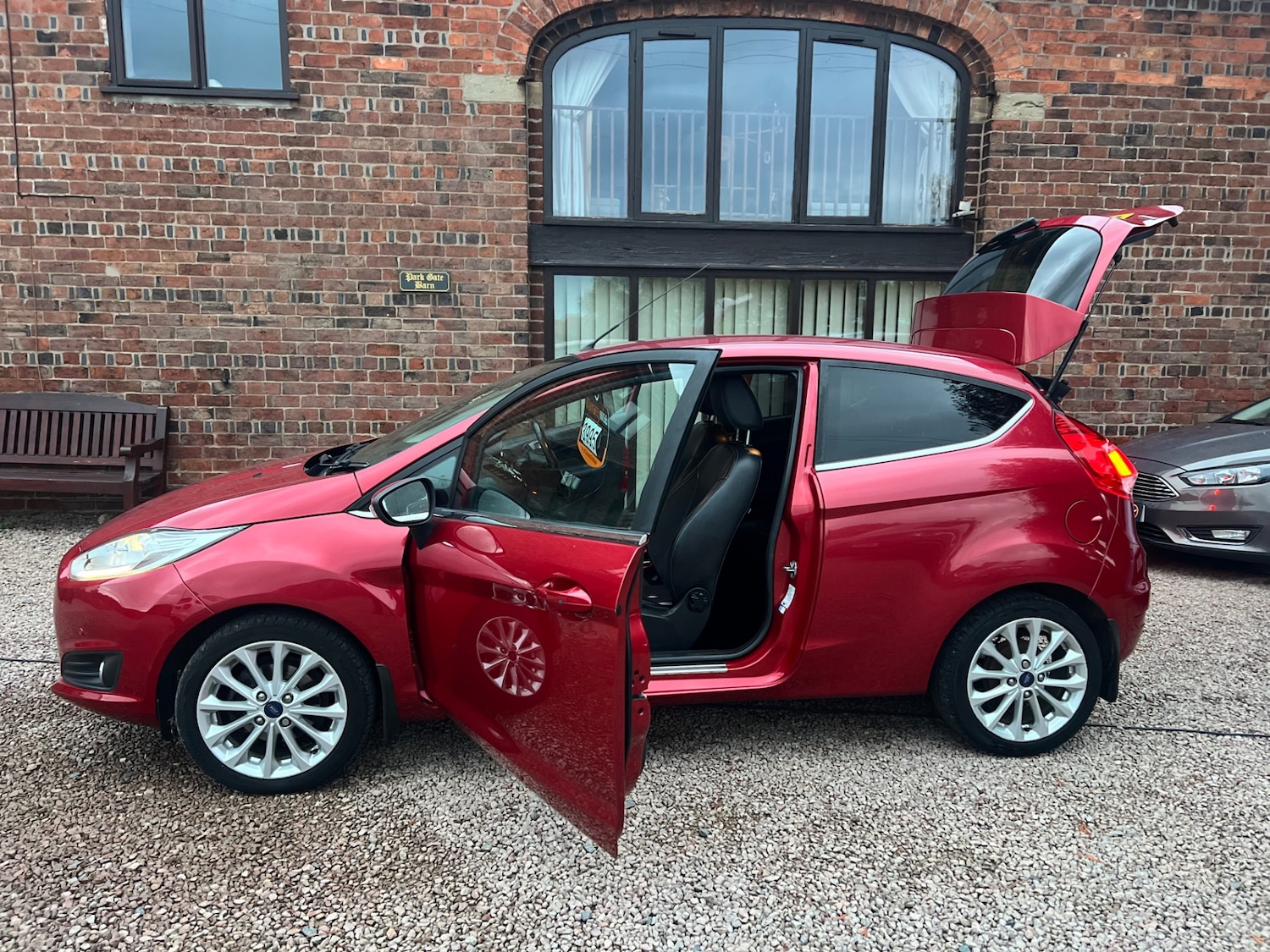 Used Ford Fiesta 2015 for sale - 76478273: Photo 3