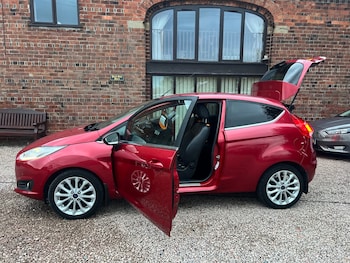 Used Ford Fiesta 2015 for sale - 76478273: Photo