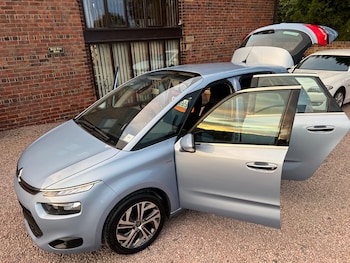 2015 (15) - 1.6 e-HDi 115 Exclusive 5dr