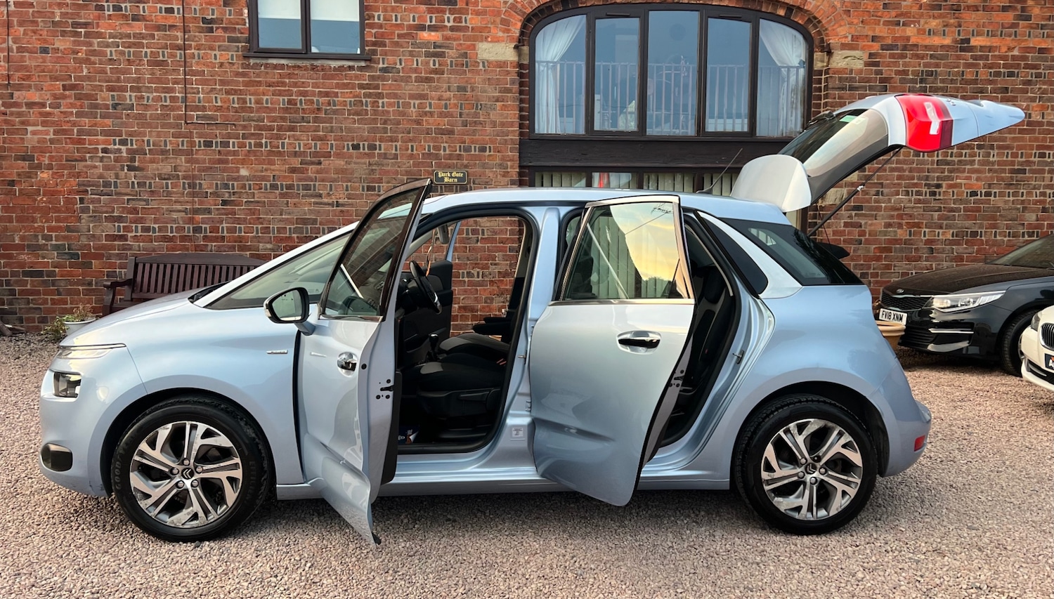 Used Citroen C4 Picasso 2015 for sale - 75556331: Photo 2