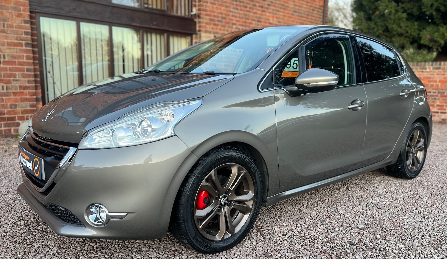 Used Peugeot 208 2014 for sale - 76640124: Photo 1