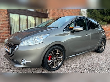 Used Peugeot 208 2014 for sale - 76640124: Photo