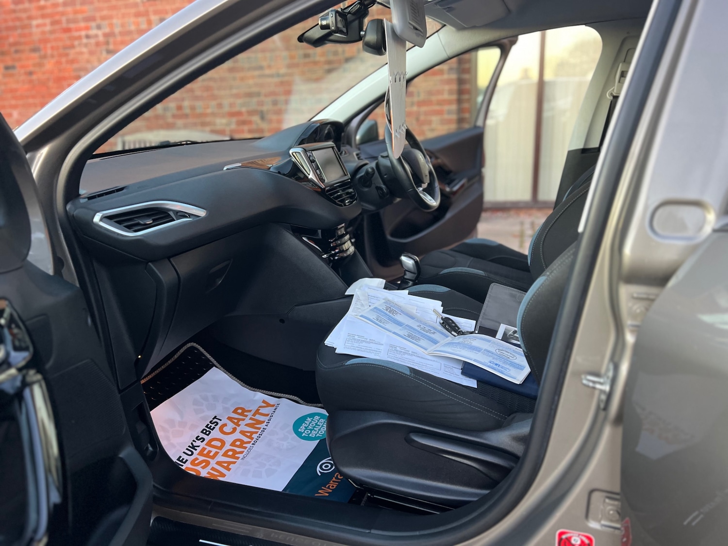 Used Peugeot 208 2014 for sale - 76640124: Photo 23