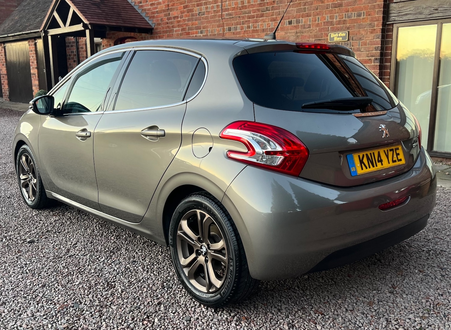 Used Peugeot 208 2014 for sale - 76640124: Photo 27