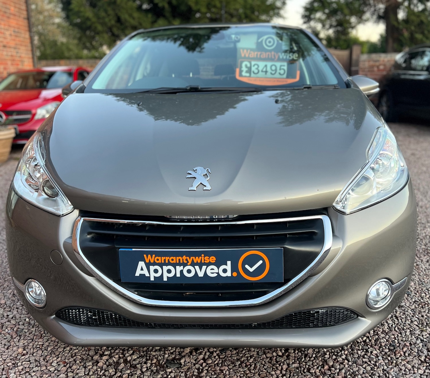 Used Peugeot 208 2014 for sale - 76640124: Photo 3
