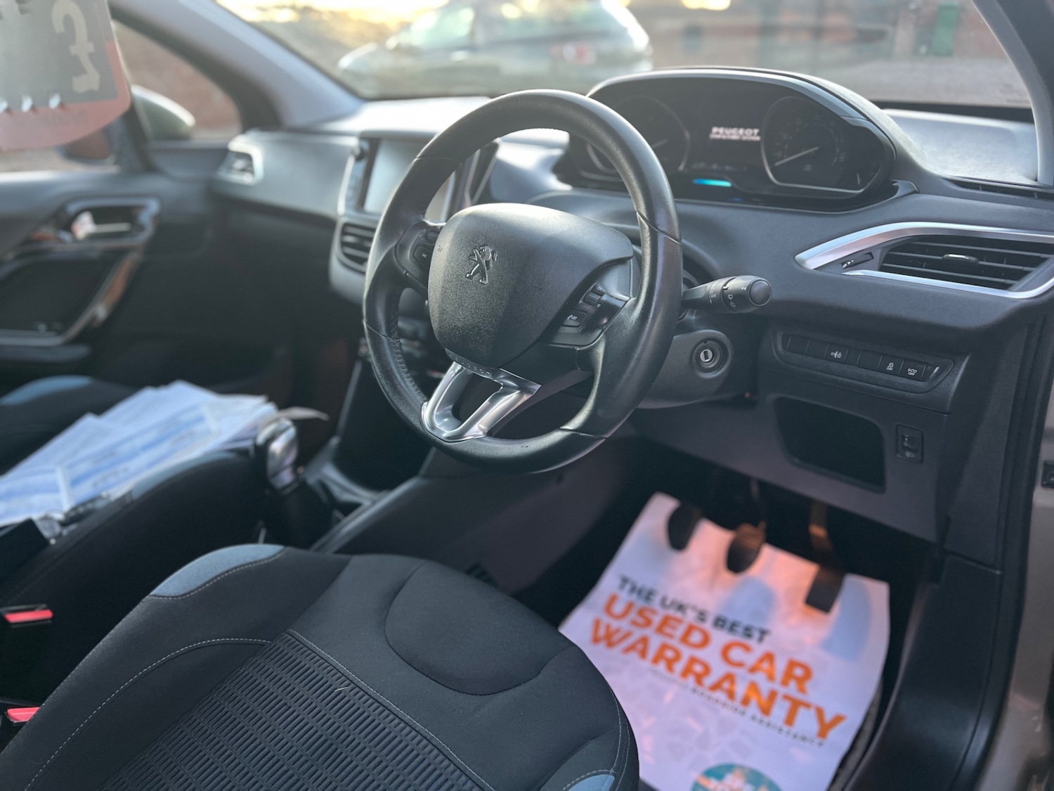 Used Peugeot 208 2014 for sale - 76640124: Photo 5