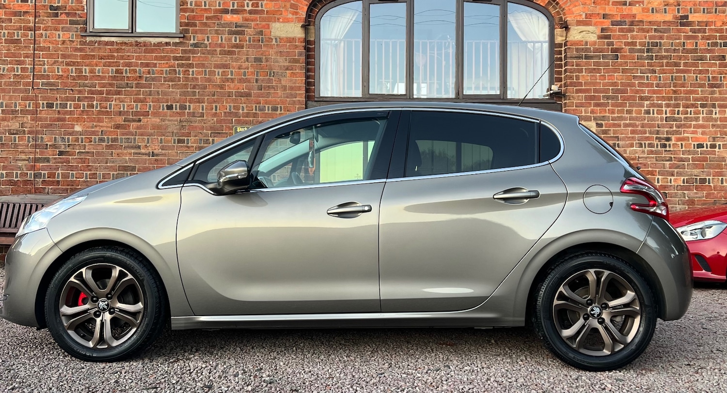 Used Peugeot 208 2014 for sale - 76640124: Photo 8