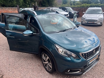 Used Peugeot 2008 2016 for sale - 79439683: Photo