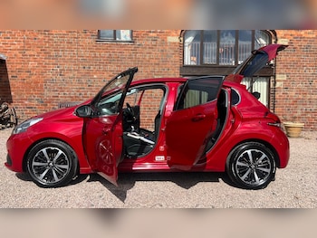 Used Peugeot 208 2017 for sale - 78014372: Photo