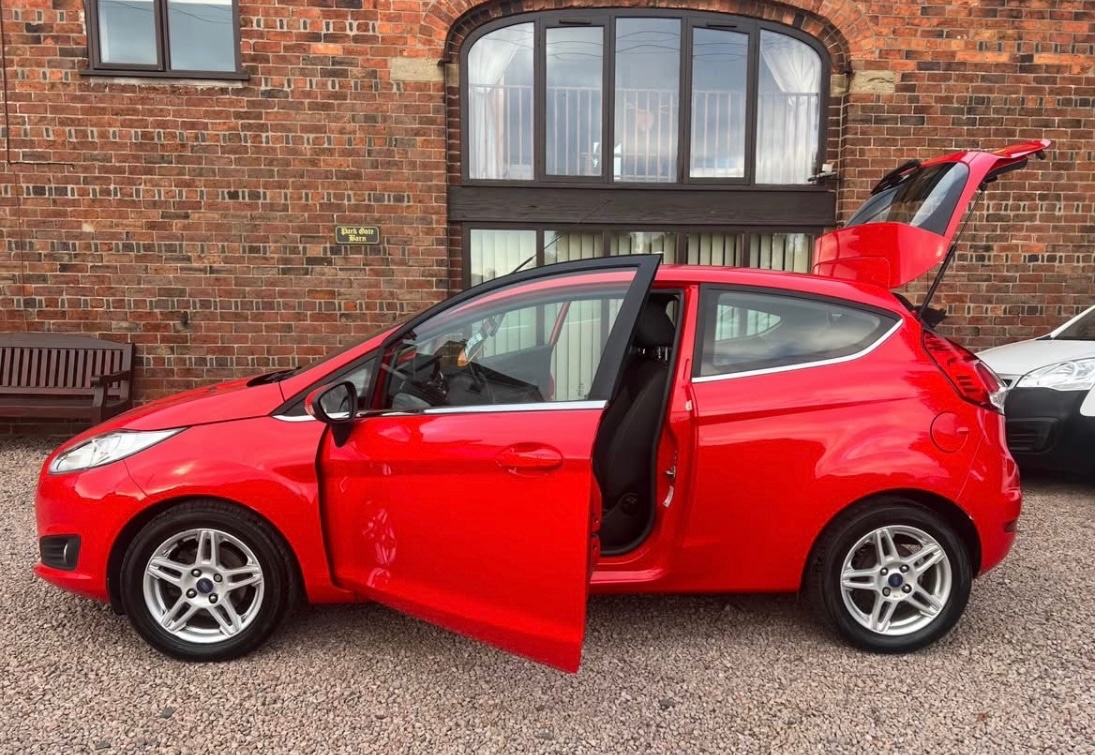 Used Ford Fiesta 2013 for sale - 76510527: Photo 2