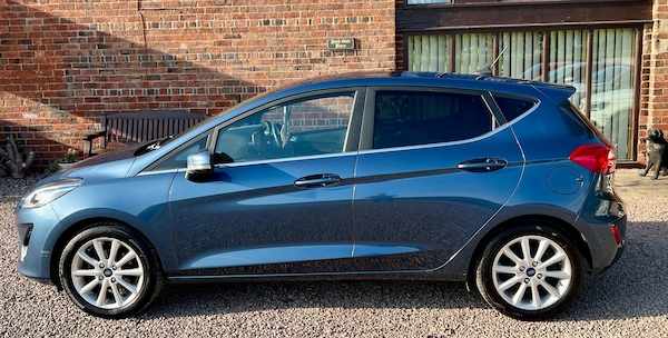 Used Ford Fiesta 2019 for sale - 74440122: Photo 2