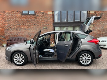 Used Ford Focus 2016 for sale - 76224028: Photo 2