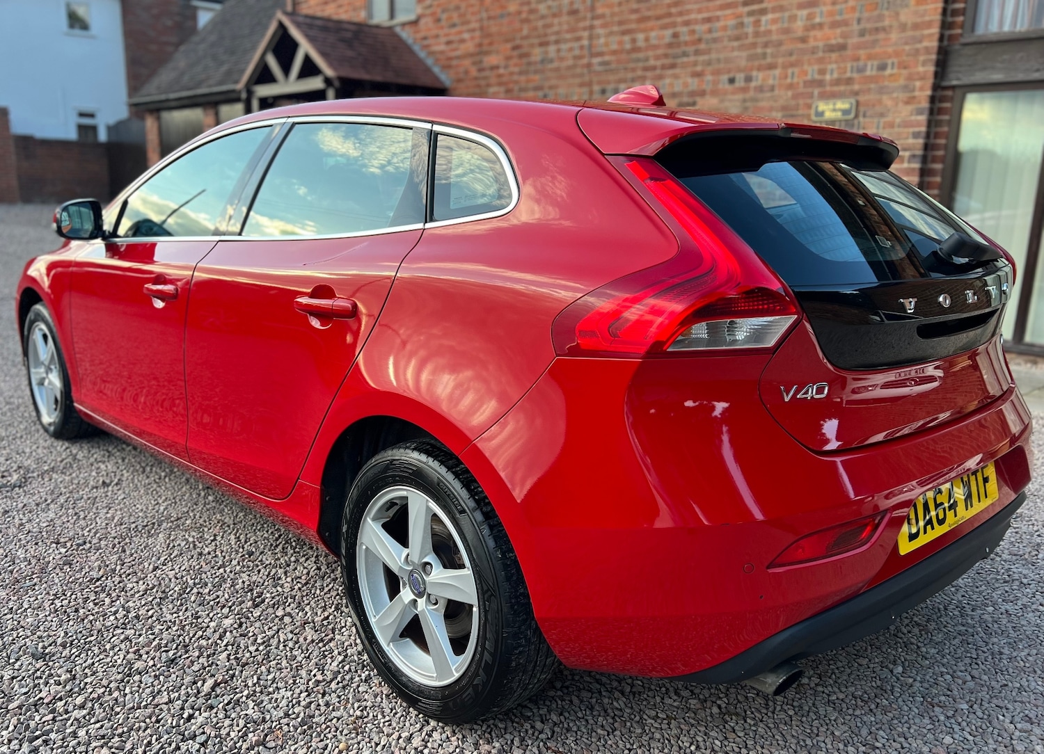 Used Volvo V40 2015 for sale - 76057073: Photo 10