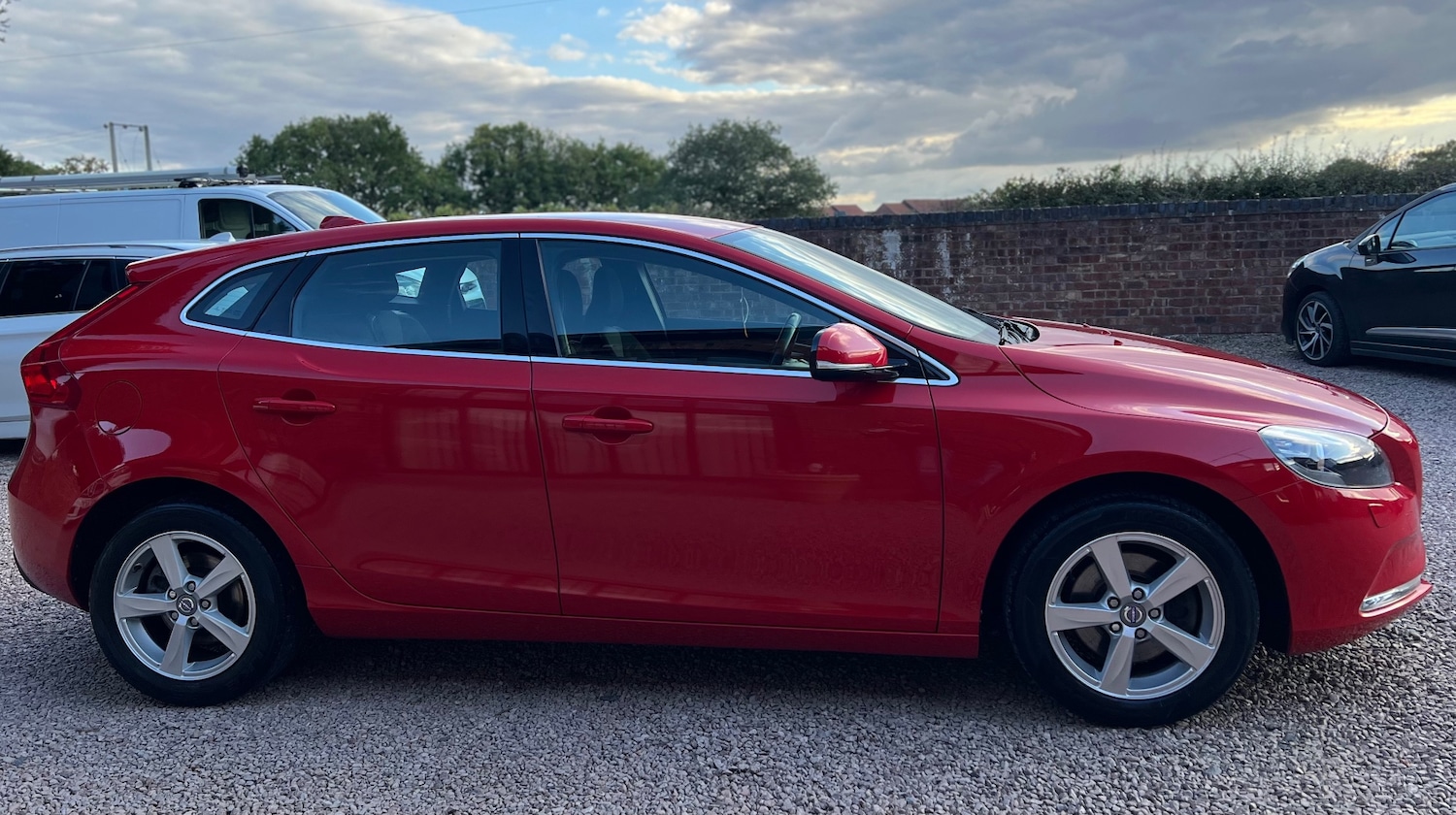 Used Volvo V40 2015 for sale - 76057073: Photo 15