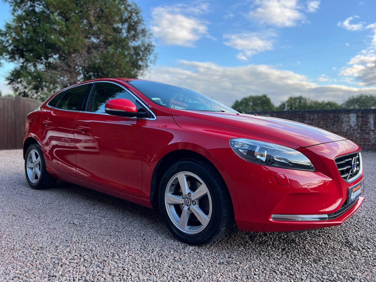 Used Volvo V40 2015 for sale - 76057073: Photo 17
