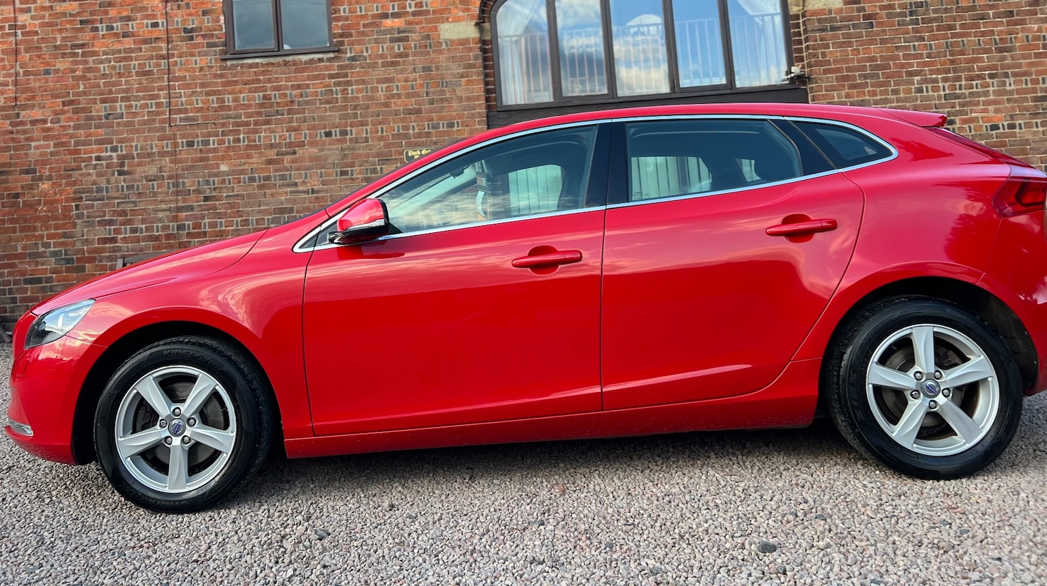 Used Volvo V40 2015 for sale - 76057073: Photo 18
